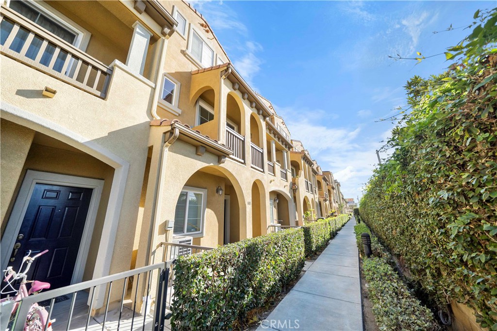 22919 Mariposa Avenue 808