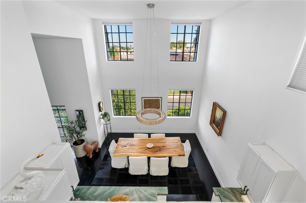 5339 Lindley Avenue 304