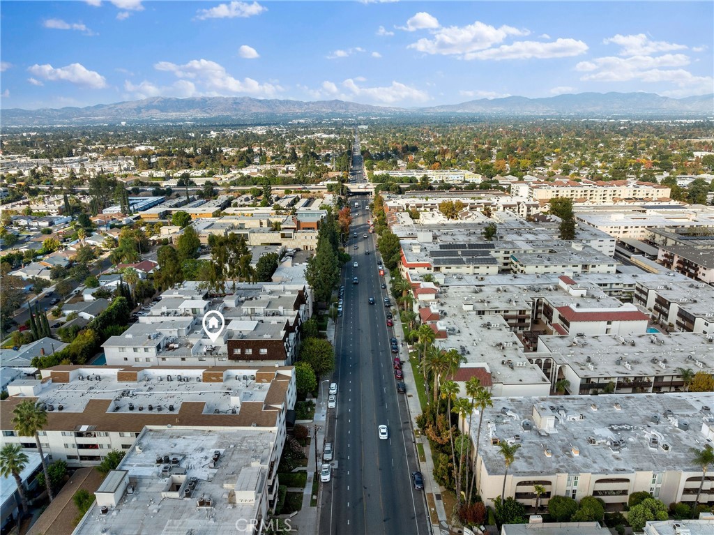 5339 Lindley Avenue 304