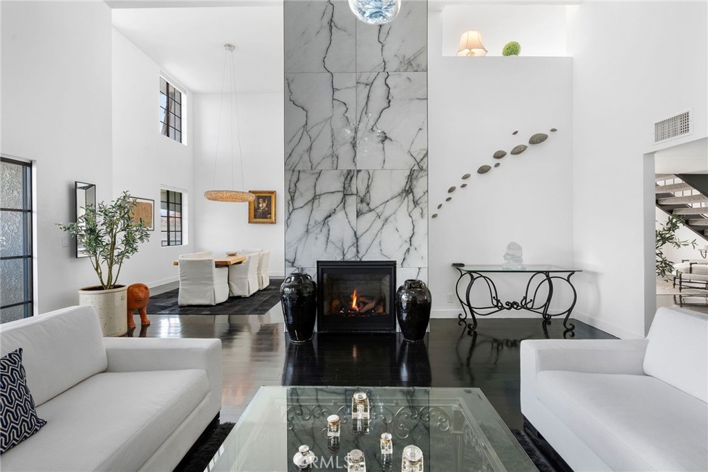 5339 Lindley Avenue 304