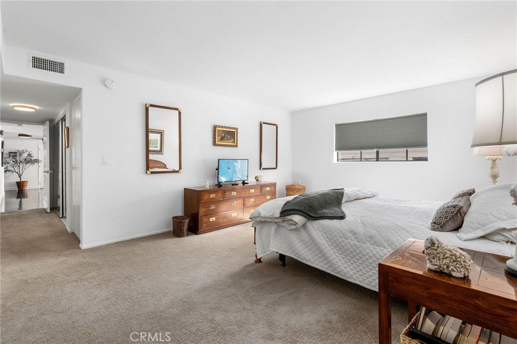 5339 Lindley Avenue 304