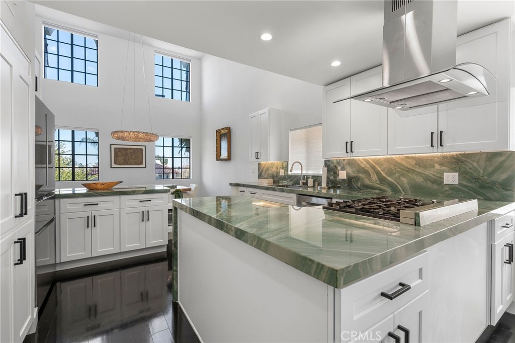 5339 Lindley Avenue 304