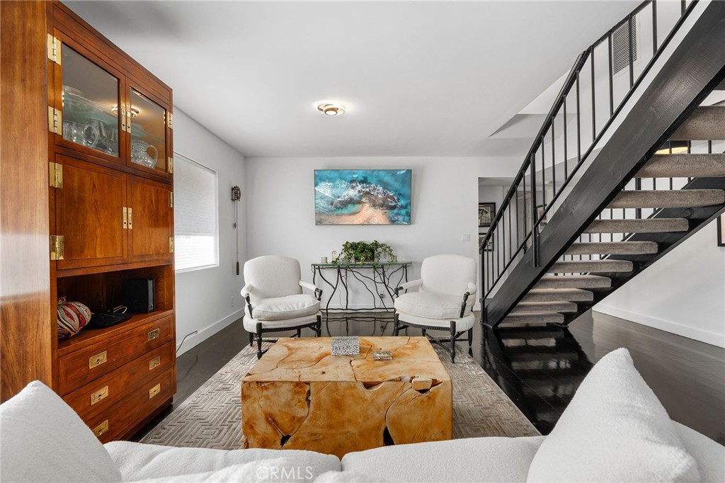 5339 Lindley Avenue 304