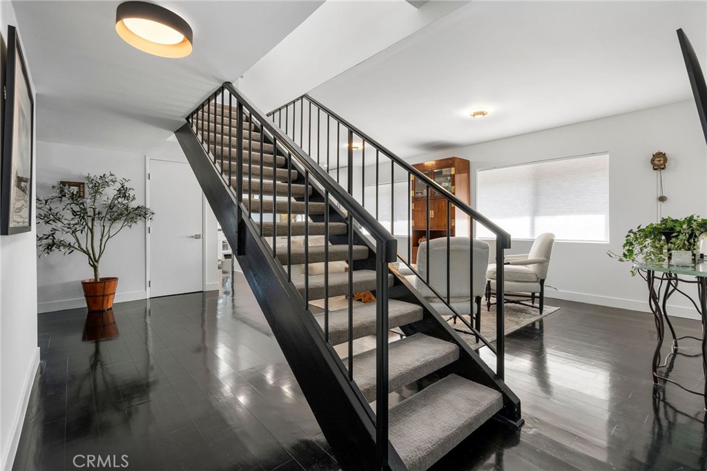 5339 Lindley Avenue 304