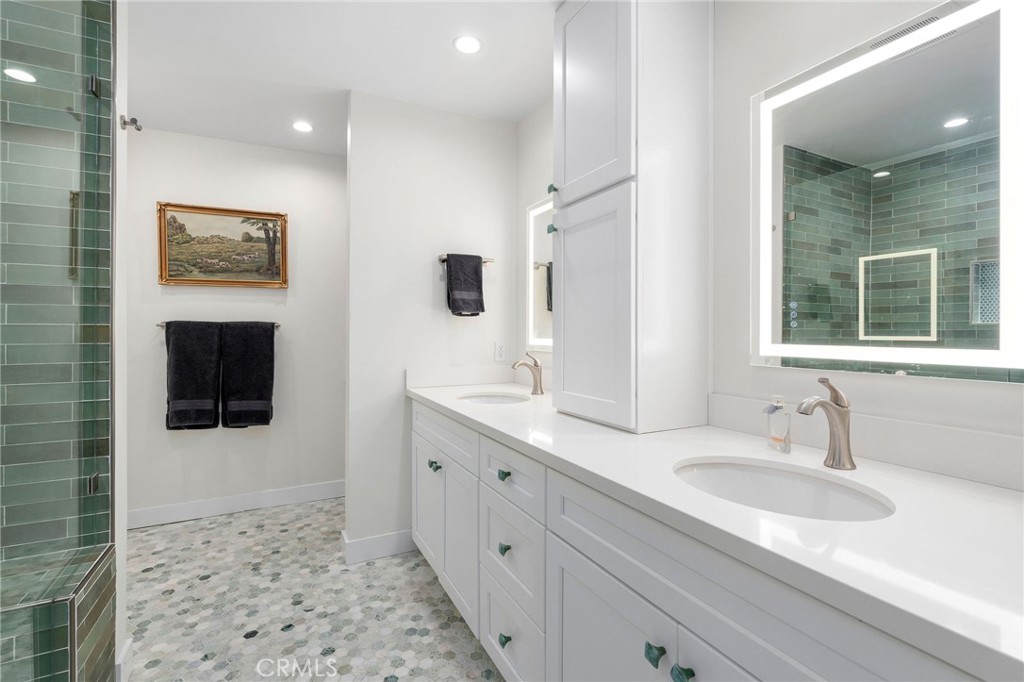 5339 Lindley Avenue 304