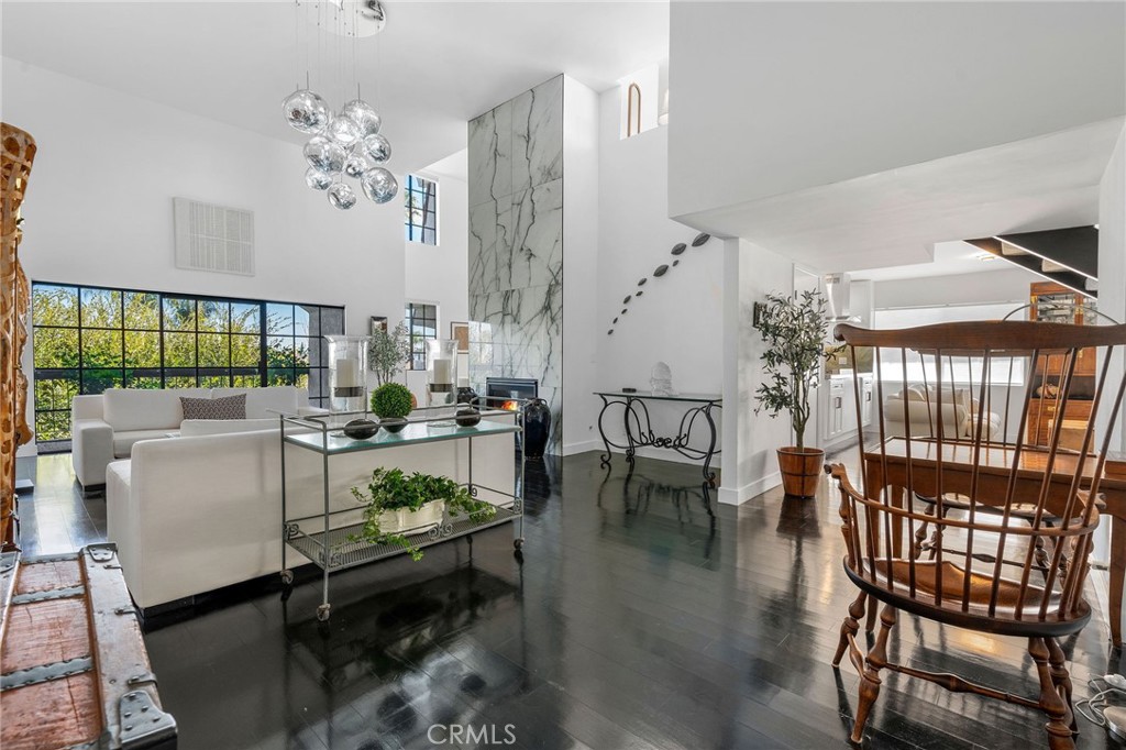 5339 Lindley Avenue 304