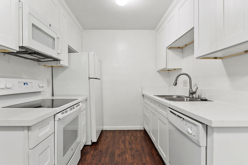 1010 W Macarthur Boulevard 45
