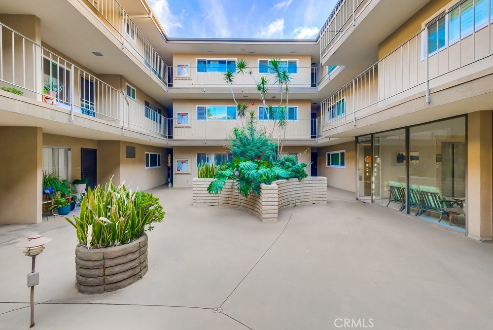 100 Hermosa Avenue 1F