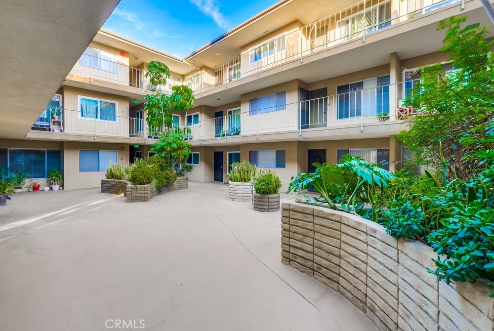 100 Hermosa Avenue 1F