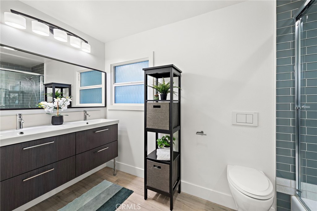 2651 Santiago Street