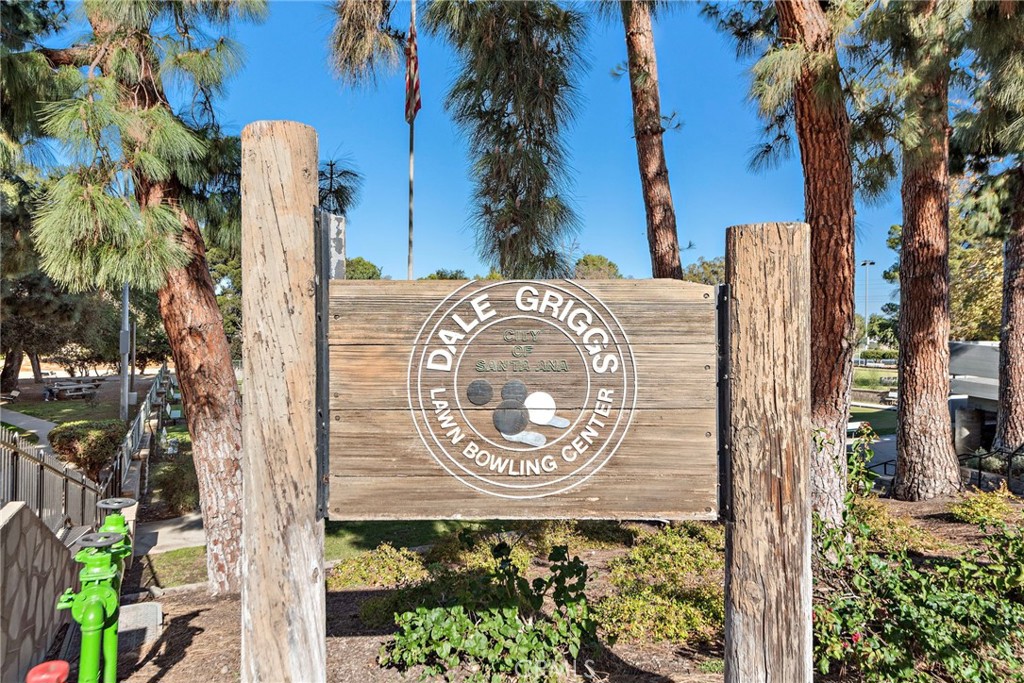 2651 Santiago Street