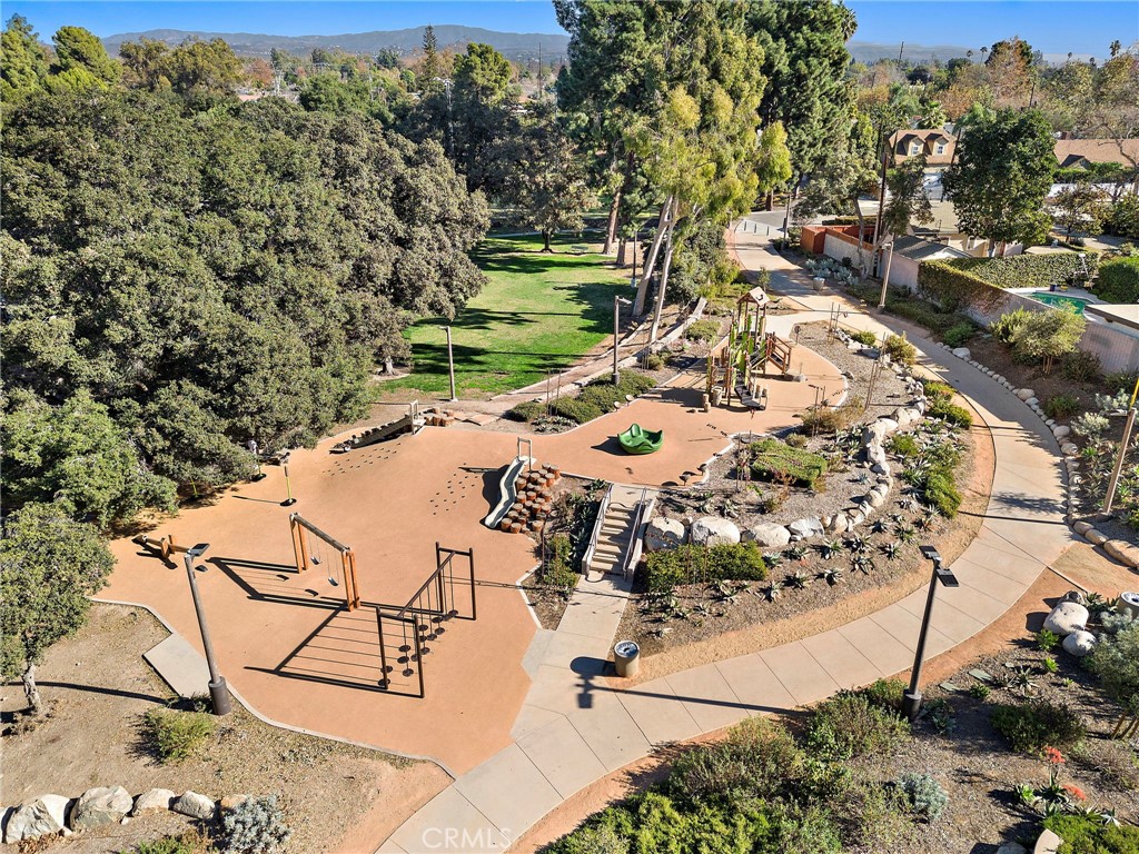 2651 Santiago Street