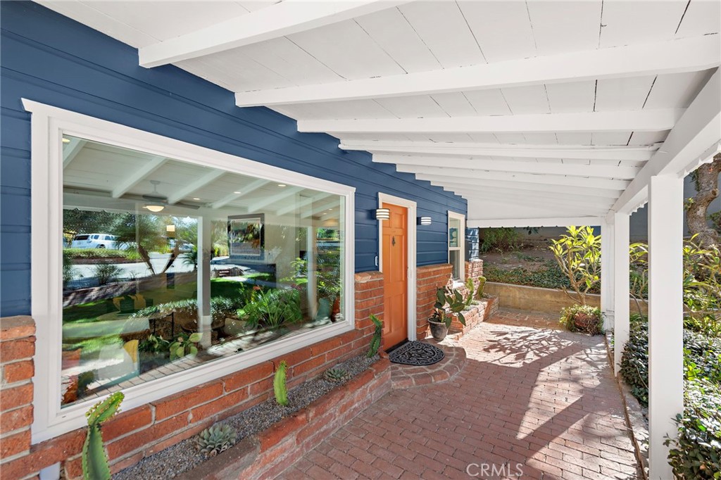 2651 Santiago Street