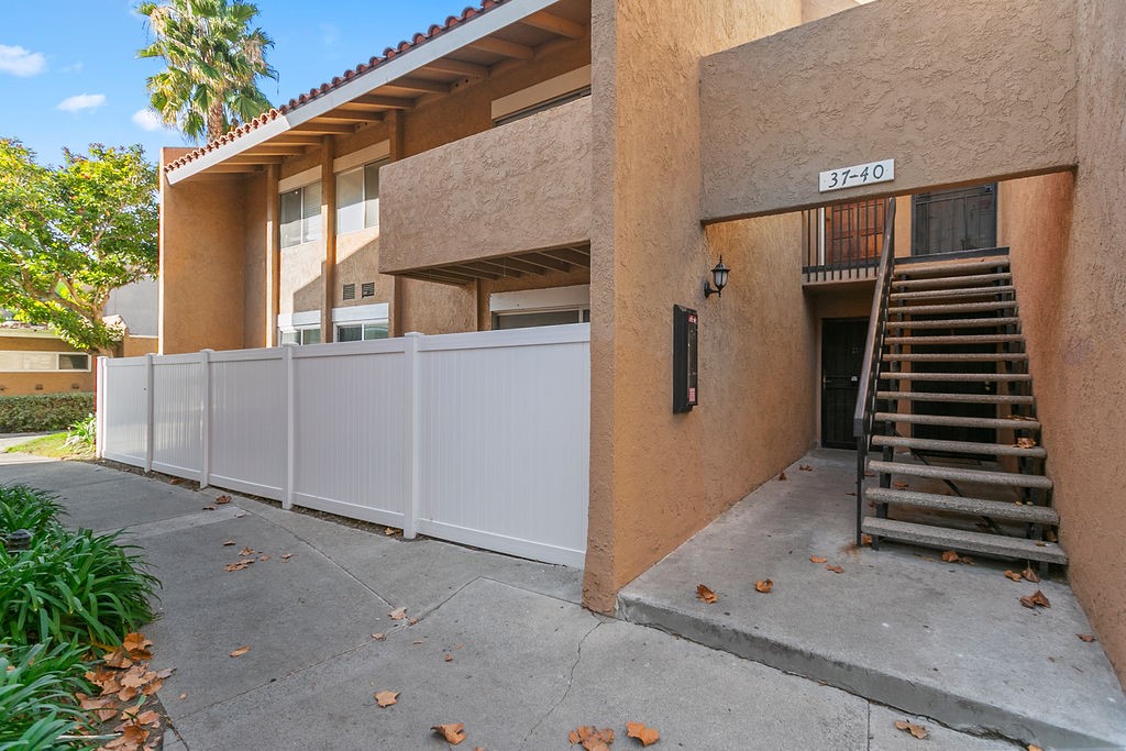1001 W Macarthur Boulevard 39