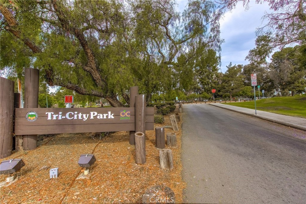 120 Laurelwood Avenue