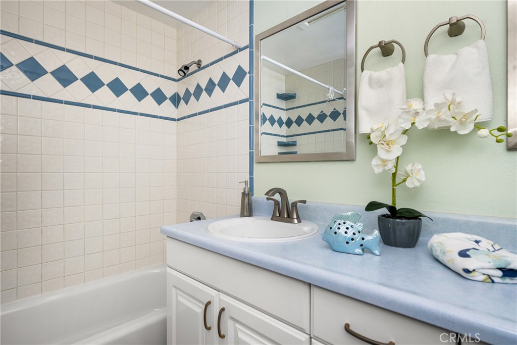 120 Laurelwood Avenue