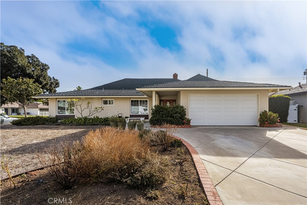 120 Laurelwood Avenue