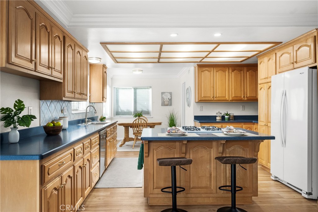 120 Laurelwood Avenue