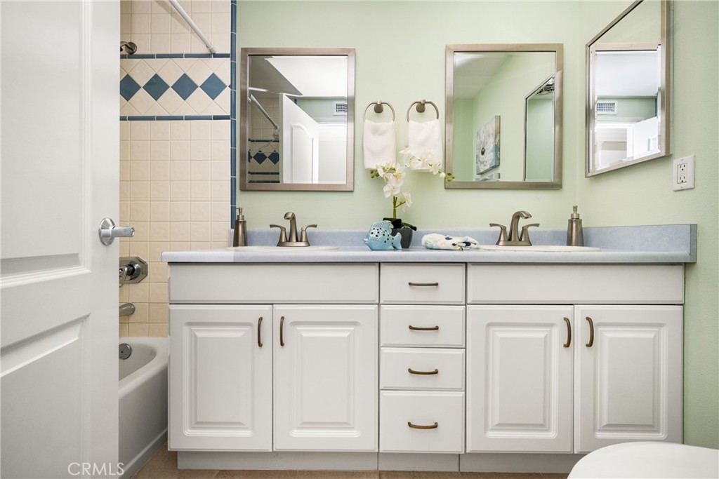 120 Laurelwood Avenue