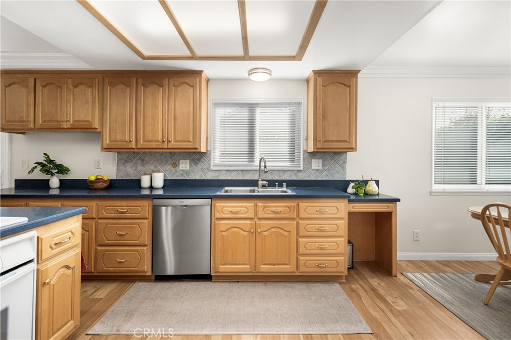 120 Laurelwood Avenue