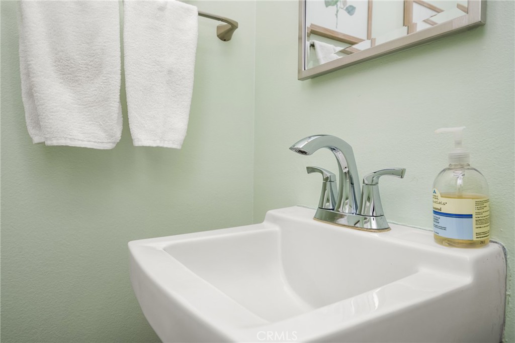 120 Laurelwood Avenue