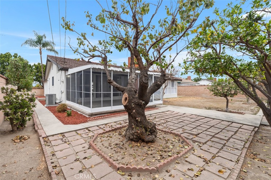 1420 W Katella Avenue