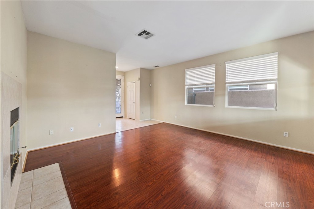 2219 Glimmer Way