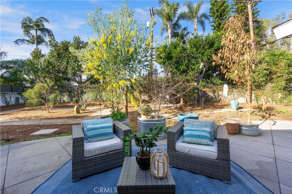 2338 N Towner Street