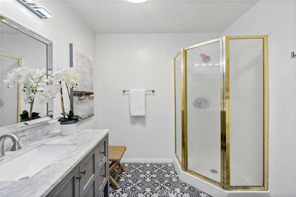 2338 N Towner Street