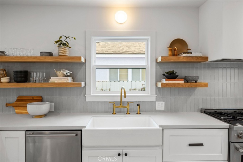 4568 Obispo Avenue