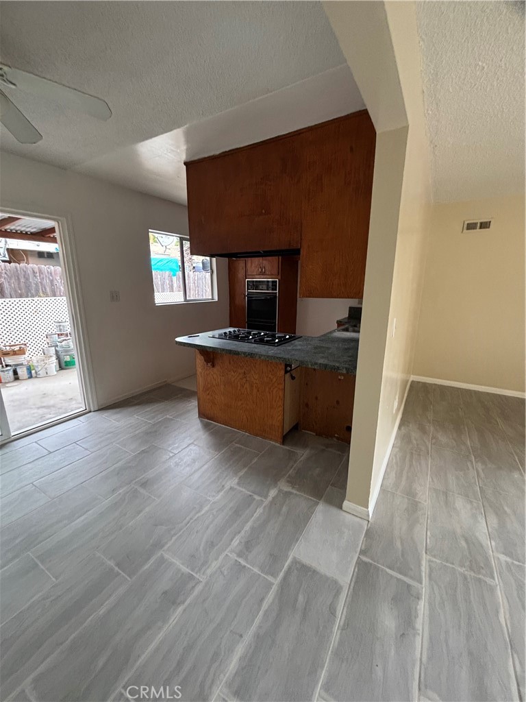 3420 Canoga