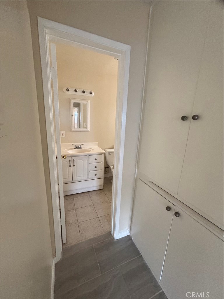 3420 Canoga