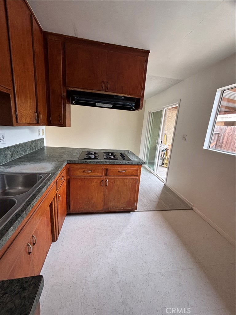 3420 Canoga