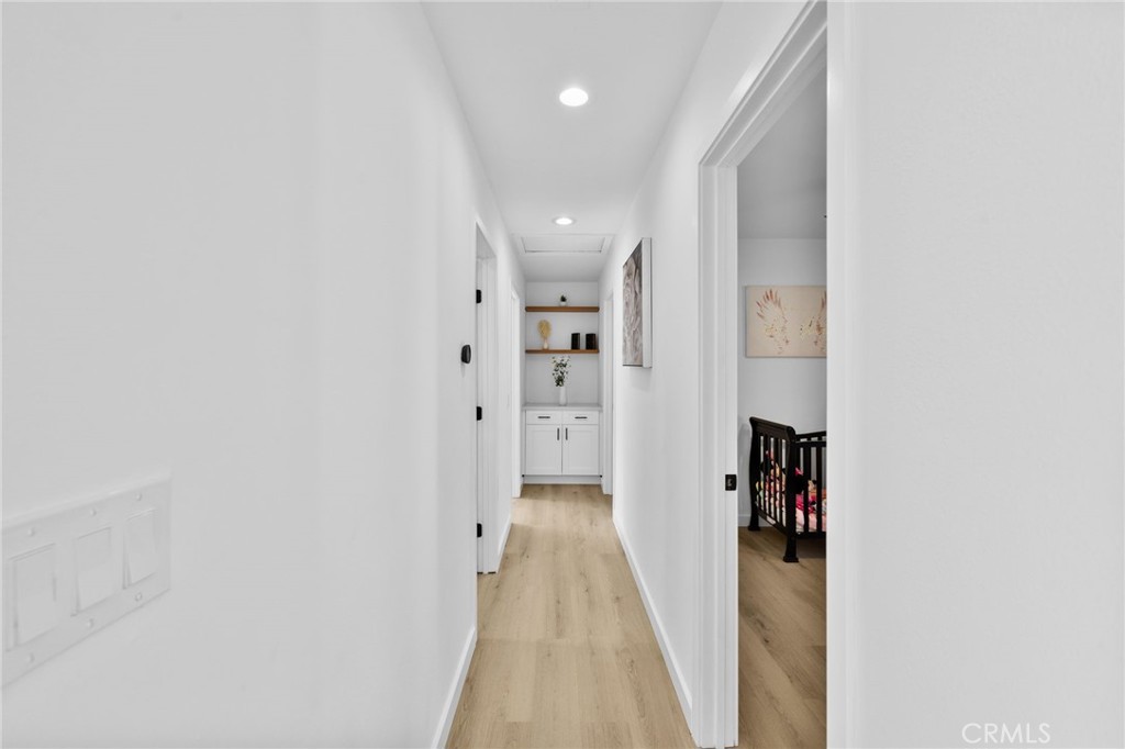 1048 E Oak Hill Street