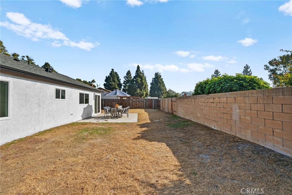 1048 E Oak Hill Street