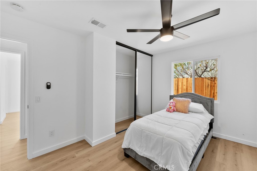 1048 E Oak Hill Street