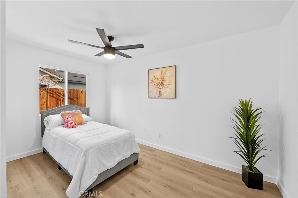 1048 E Oak Hill Street