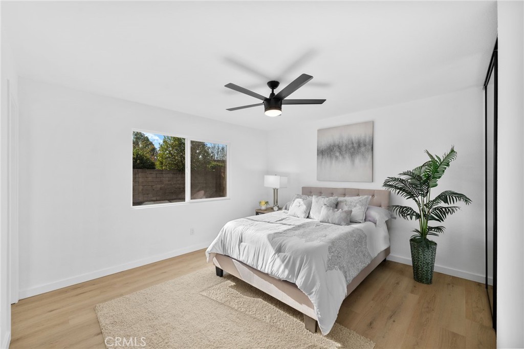 1048 E Oak Hill Street