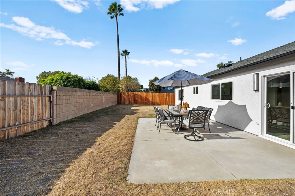 1048 E Oak Hill Street