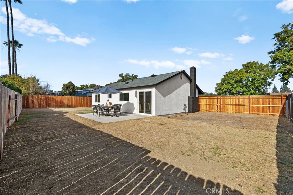 1048 E Oak Hill Street