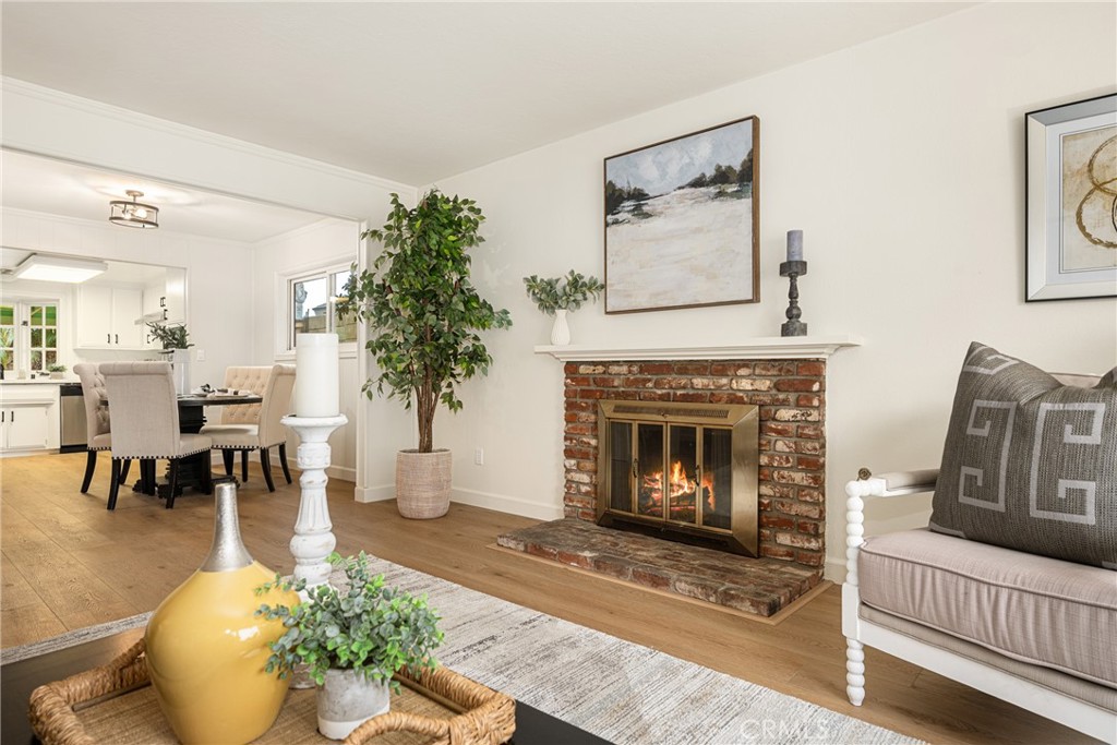 1028 E Mardell Avenue