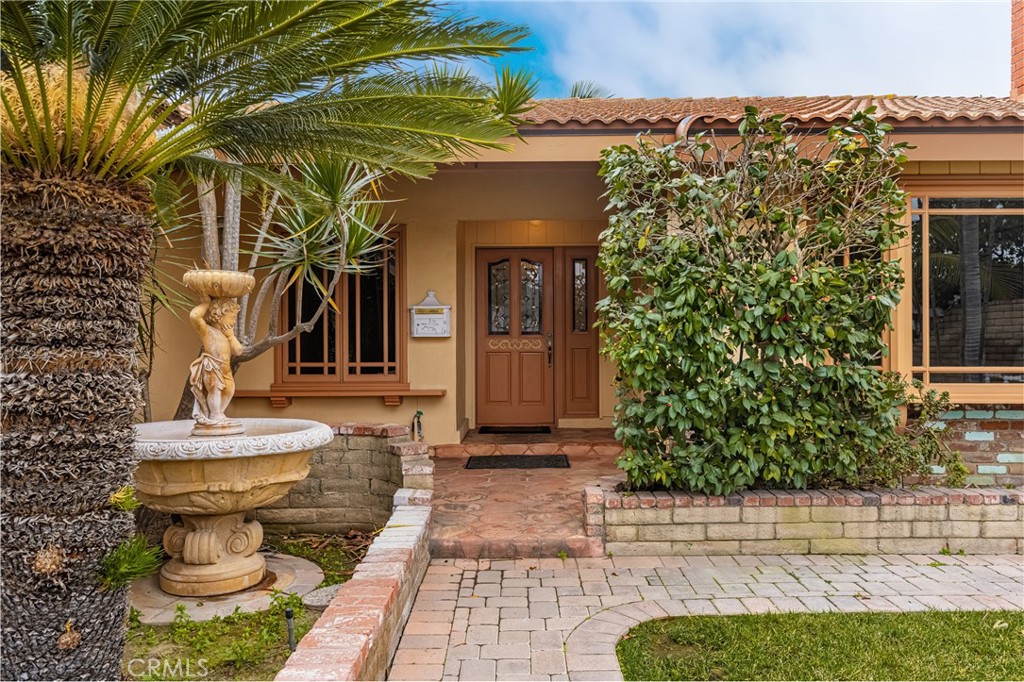 1028 E Mardell Avenue