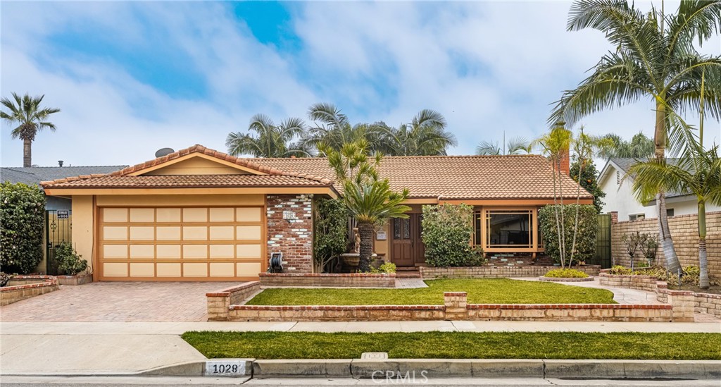 1028 E Mardell Avenue