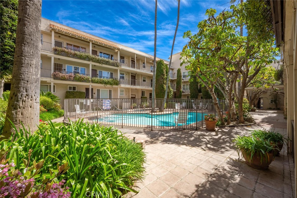11670 W Sunset Boulevard 214