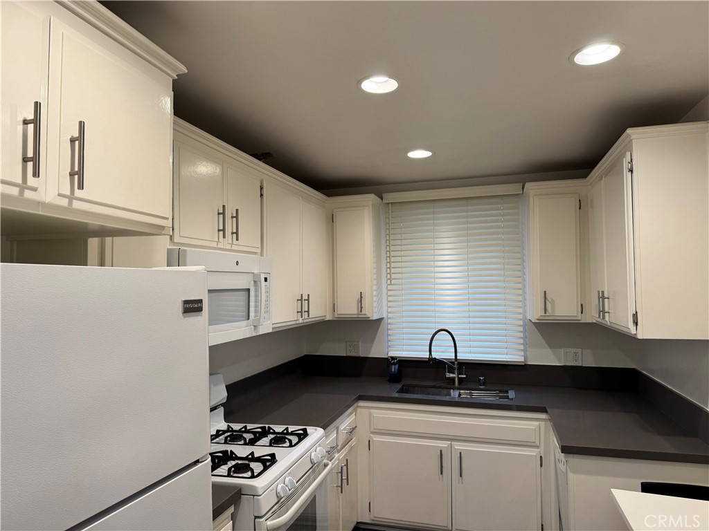 11670 W Sunset Boulevard 214