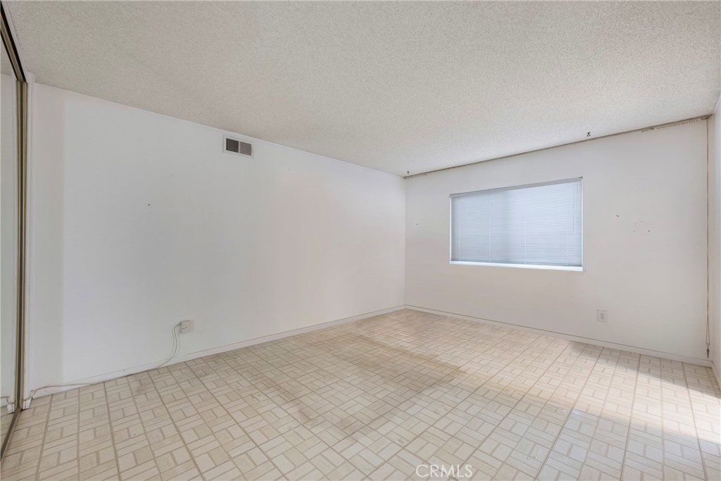 1756 N Holbrook Street