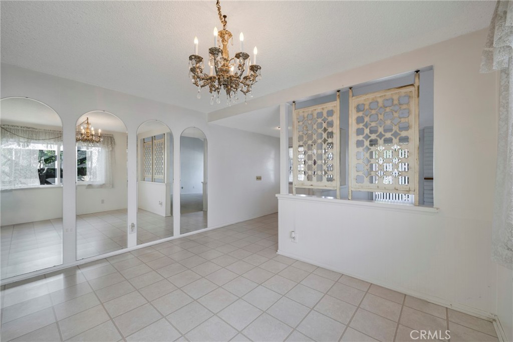 1756 N Holbrook Street