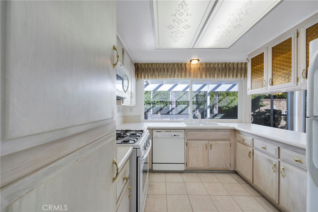 1756 N Holbrook Street