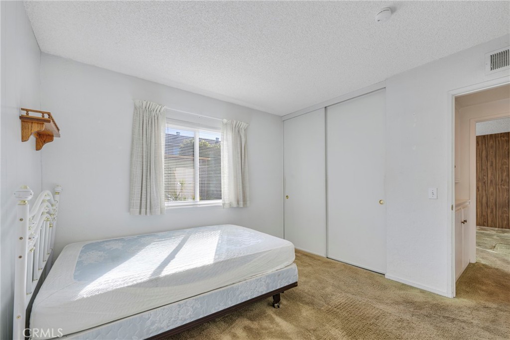 1756 N Holbrook Street