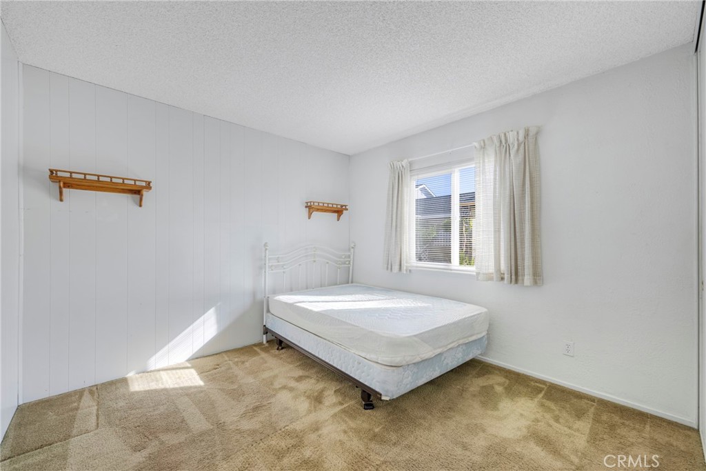 1756 N Holbrook Street